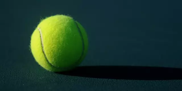 Which pressureless tennis ball do you like to play?